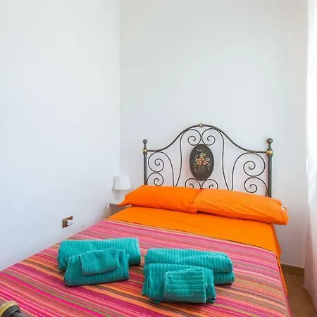 Mina Villa